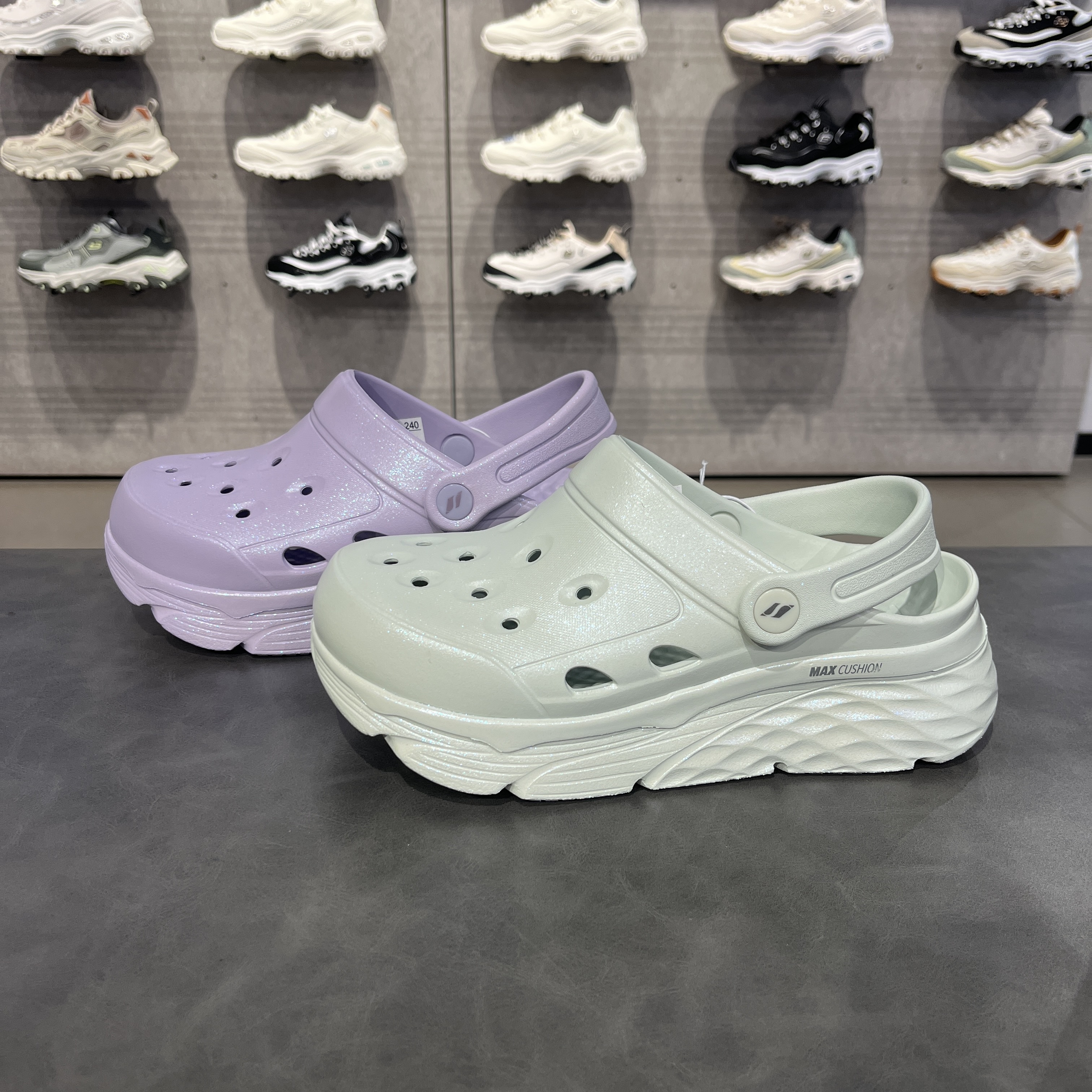 Skechers斯凯奇泡泡鞋女士夏季轻盈细闪珠光洞洞鞋塑膜凉拖111657