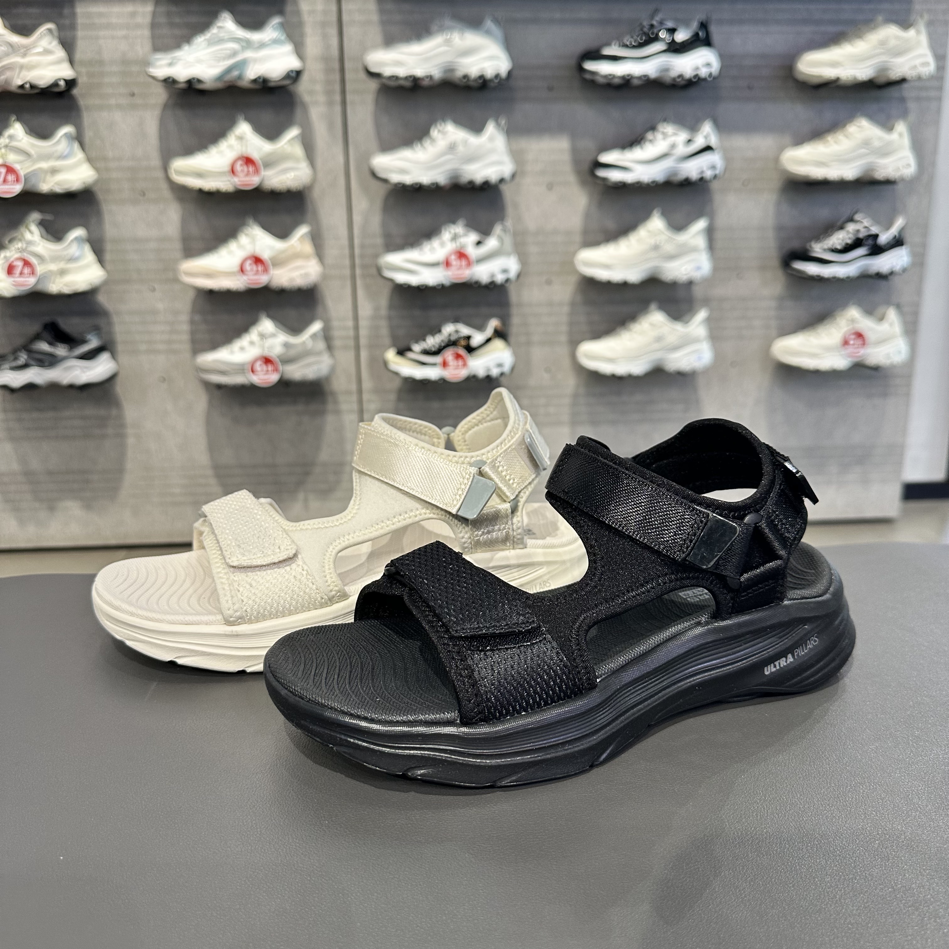 Skechers斯凯奇夏季女士轻量缓震舒适轻巧百搭简约休闲凉鞋141014