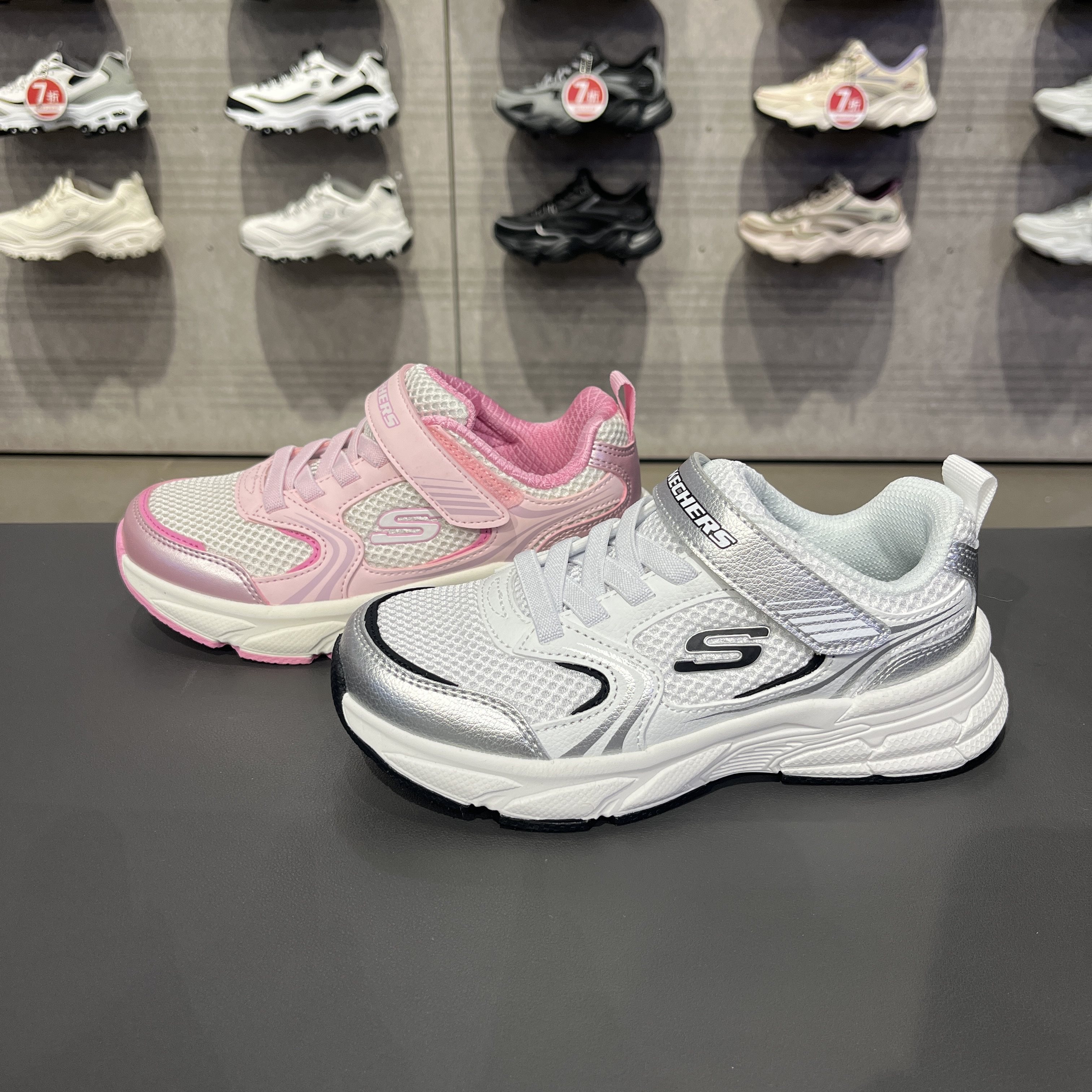 Skechers斯凯奇女童春秋轻质透气柔软魔术贴休闲运动鞋303692L