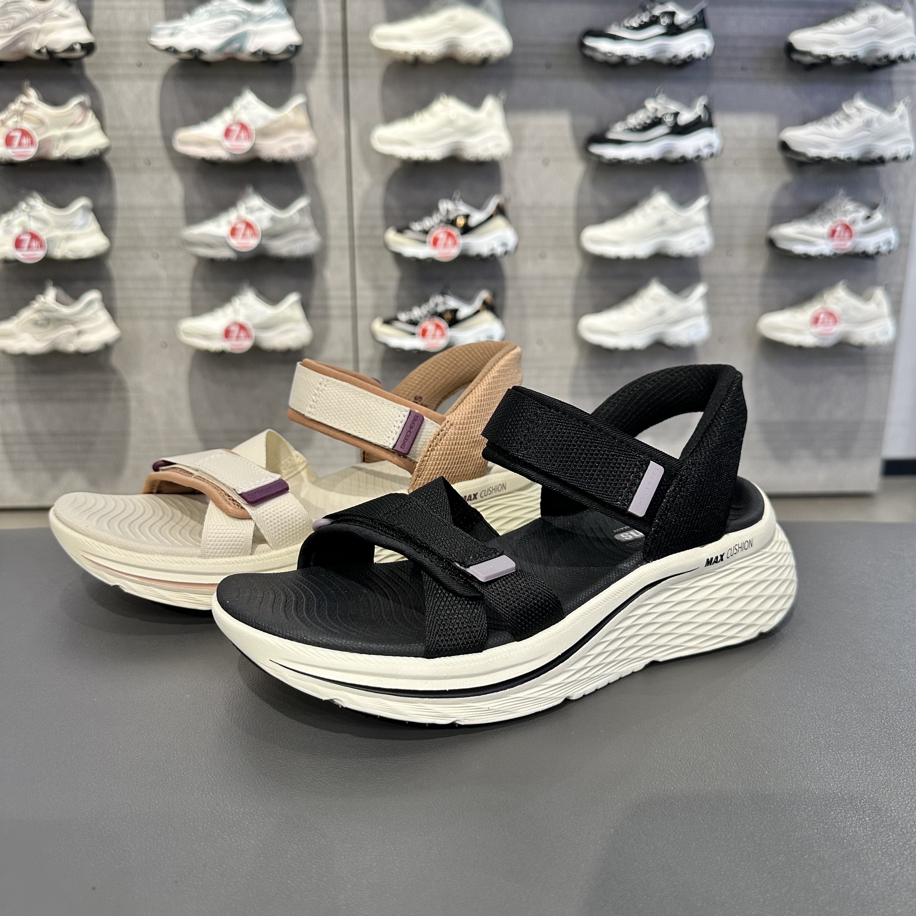 Skechers斯凯奇畅轻凉鞋女子闪穿鞋夏季缓震轻盈百搭休闲鞋141631