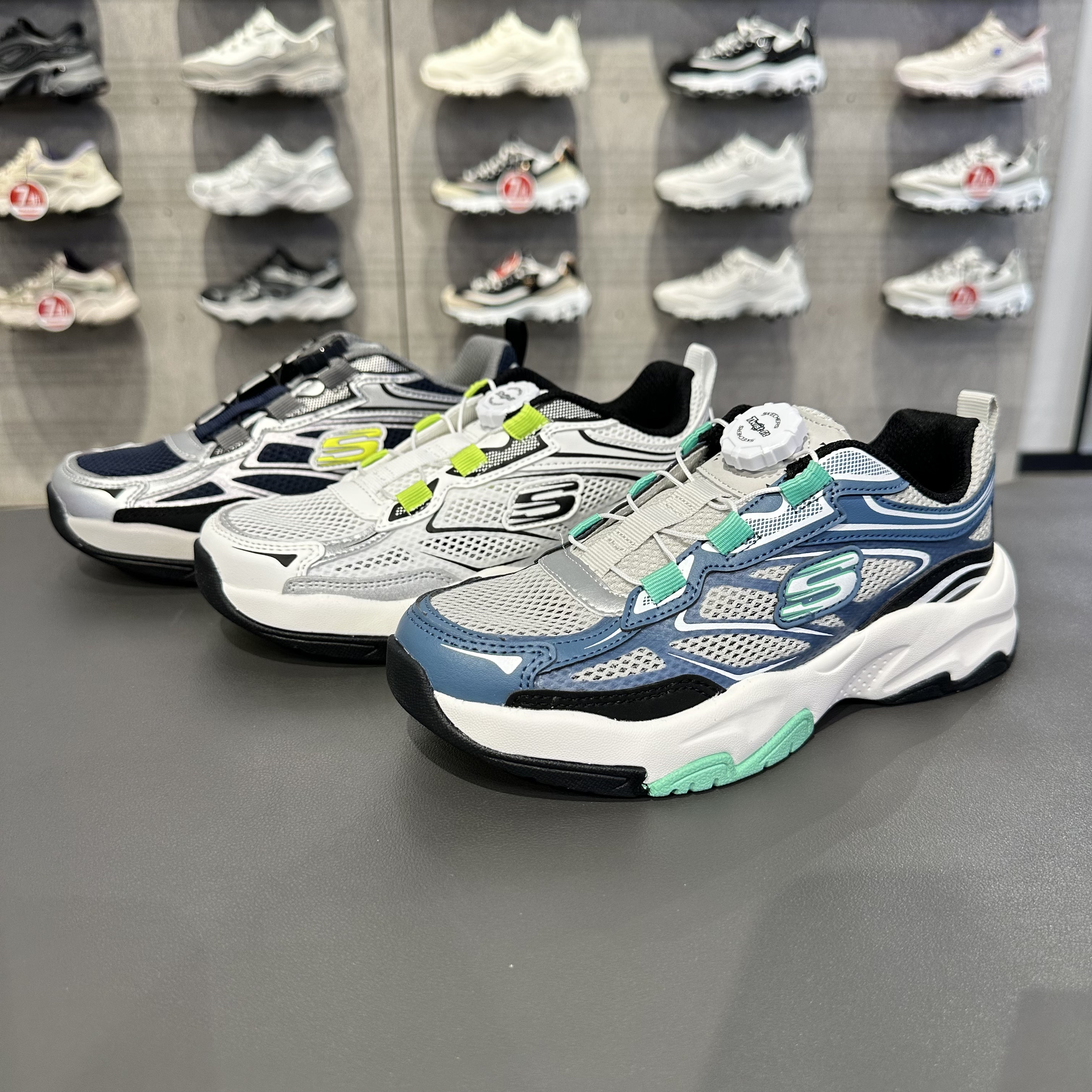 Skechers斯凯奇男童轻盈透气舒适百搭回弹旋钮休闲运动鞋405358L