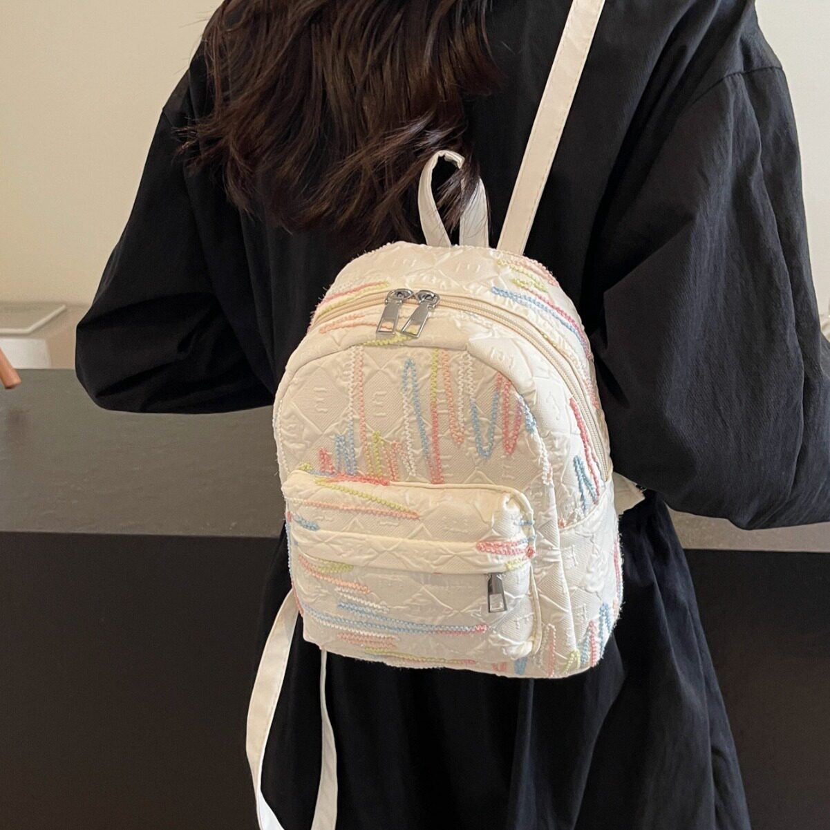 小夏商铺灬新款百搭小背包双肩包初中女生高颜值白色女士刺绣书包