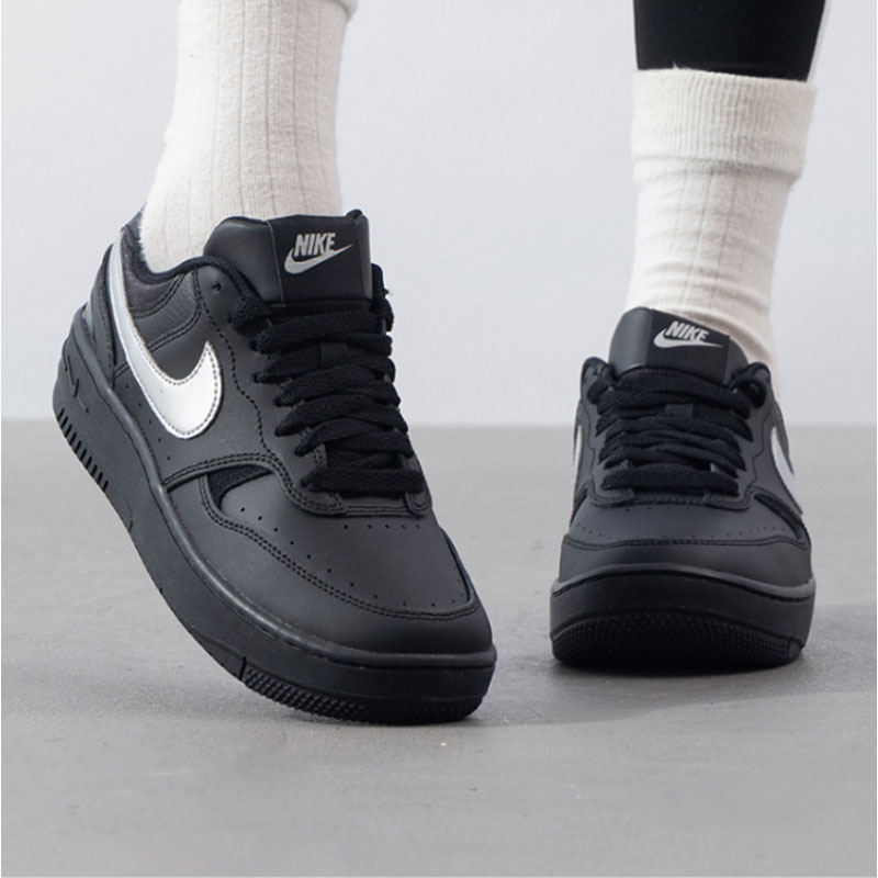 Nike耐克女士低帮系带时尚板鞋