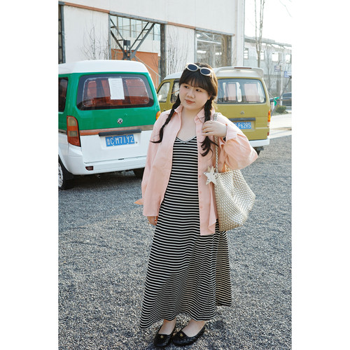 Vaee大码女装套装粉色长袖衬衫V领吊带连衣裙度假风慵懒条纹长裙