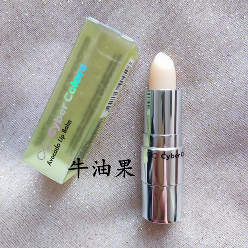 口红好搭档！打底润唇妆前保湿