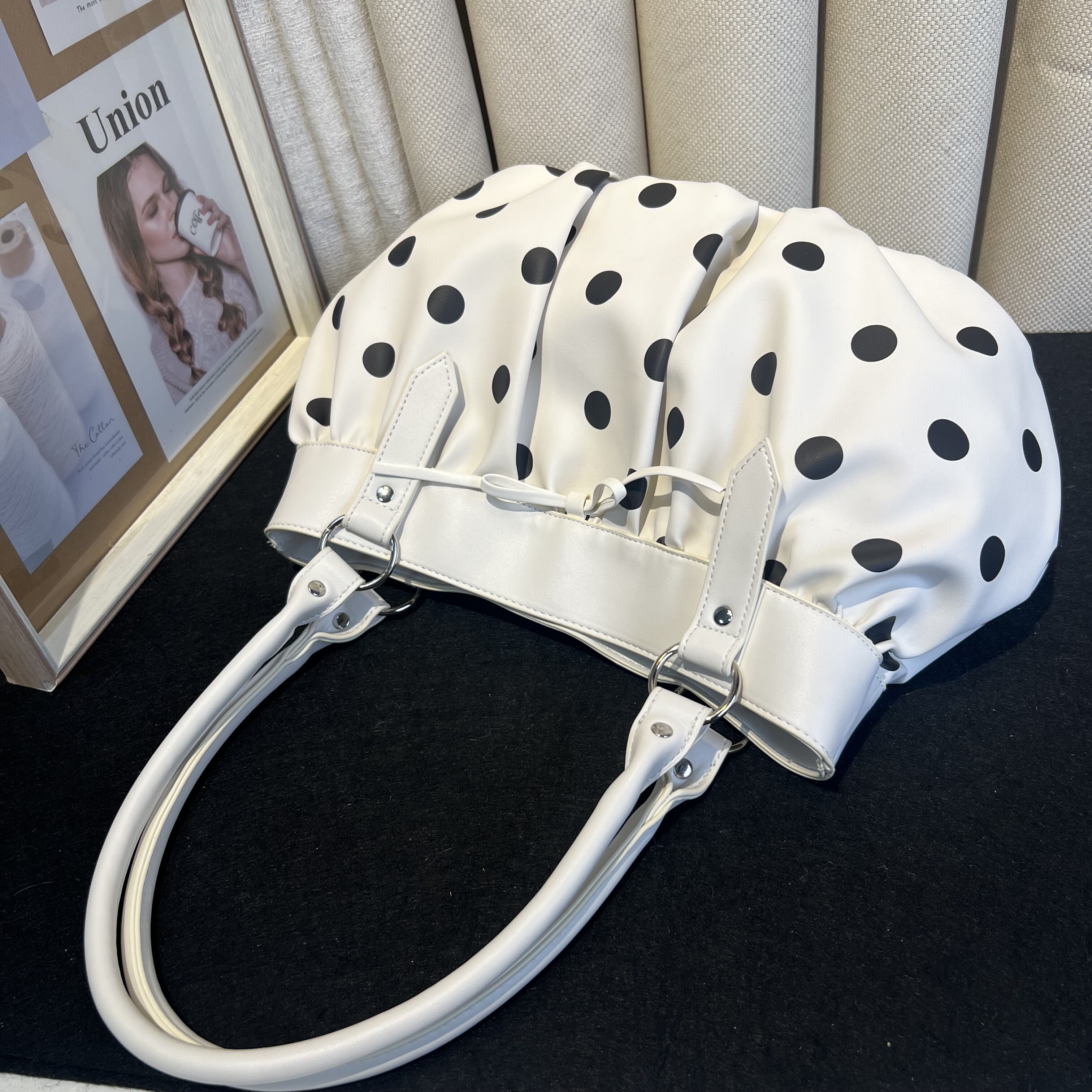 出口日本单外贸纯原单女包波点云朵包手提包休闲百搭单肩包腋下包