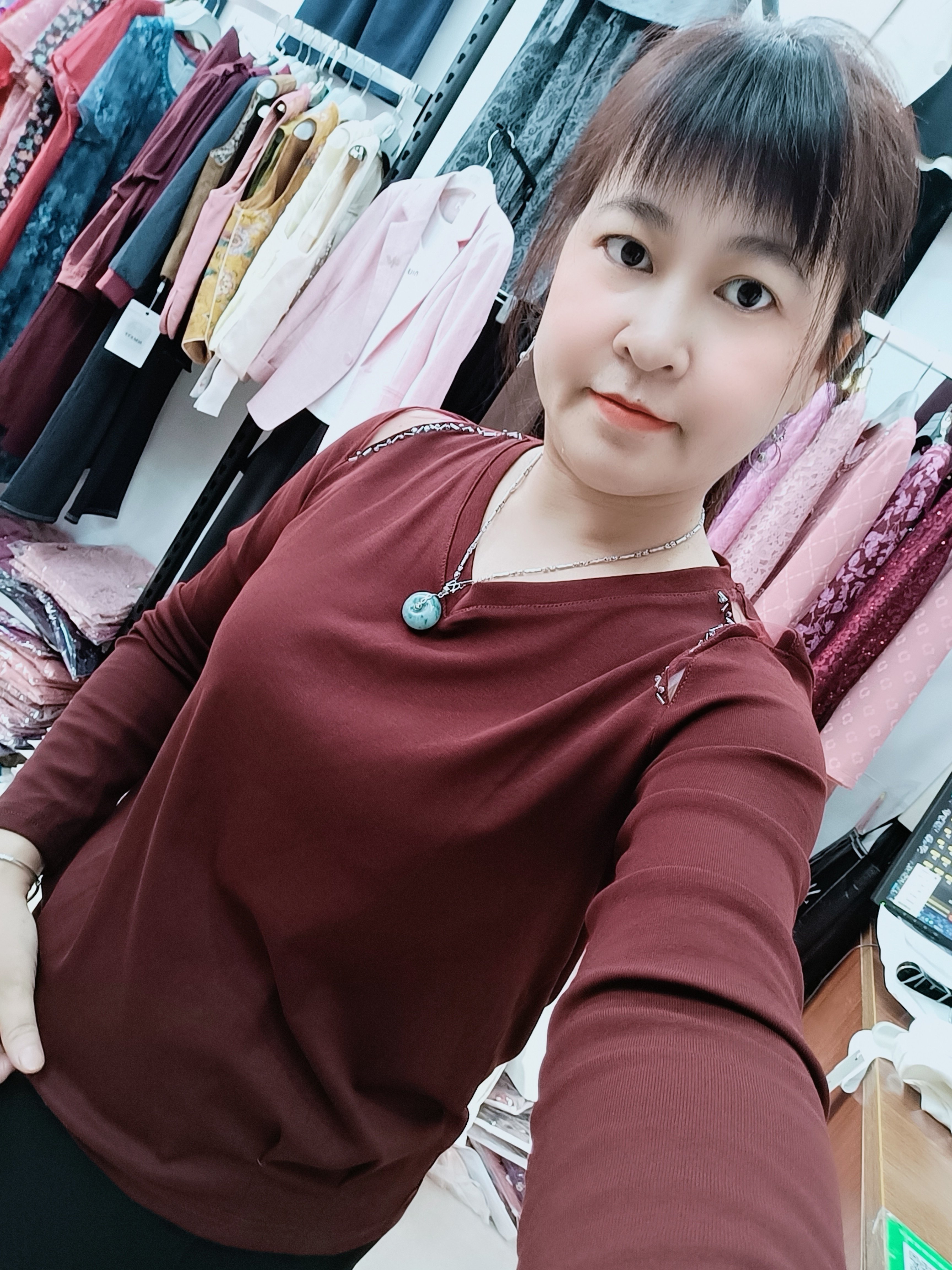 法式金丝绒短袖V领t恤女露肩镂空性感丝绒钉珠打底衫百搭黑色上衣