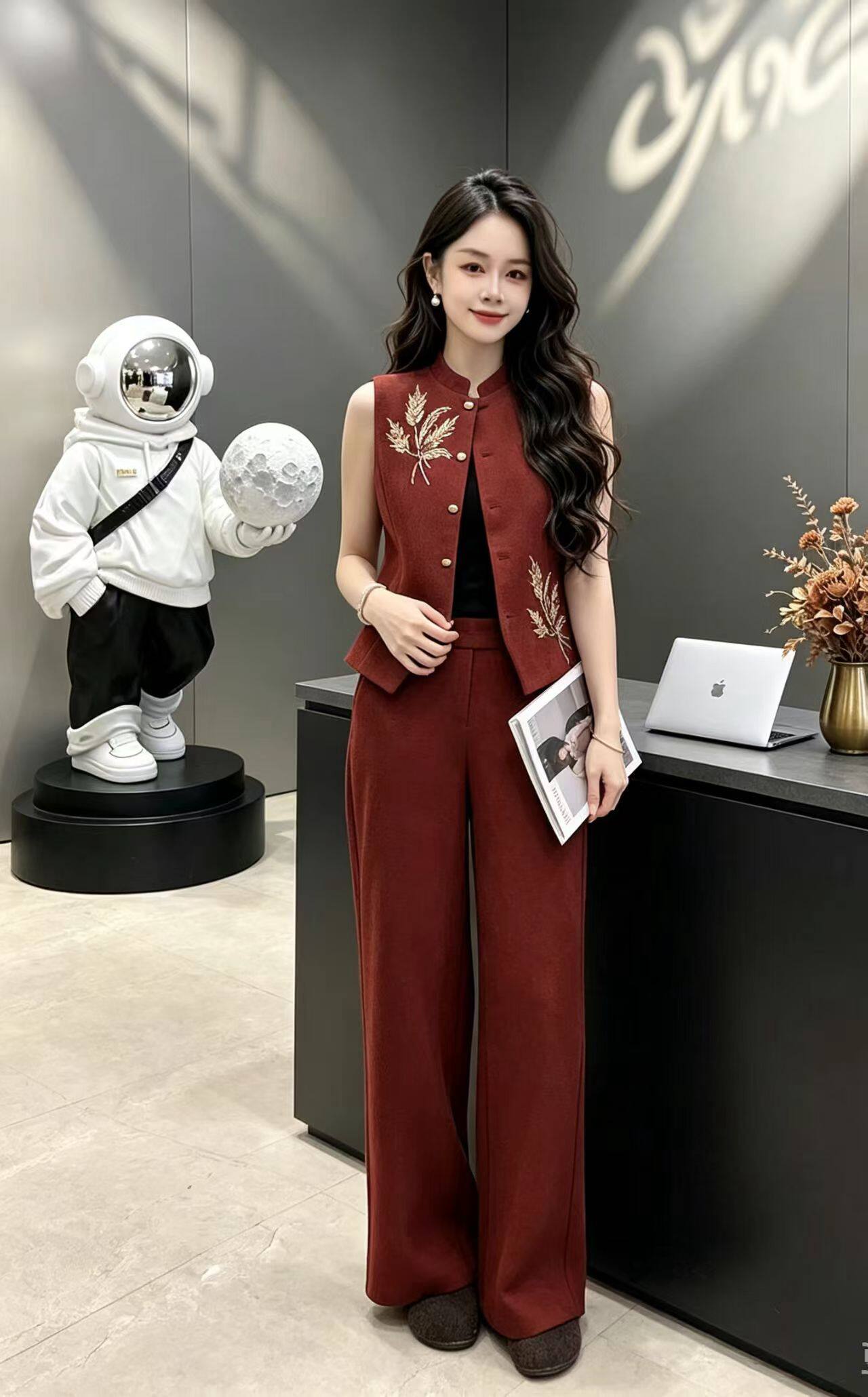 新中式无袖套装裙女刺绣国风高级感夏季气质马甲背心百褶裙两件套
