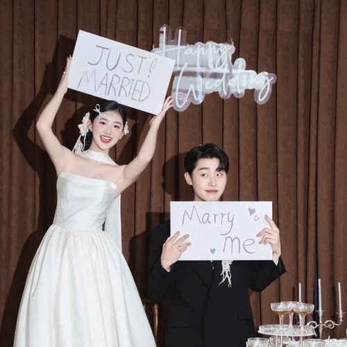 婚纱照道具亚克力字母牌手拿板子