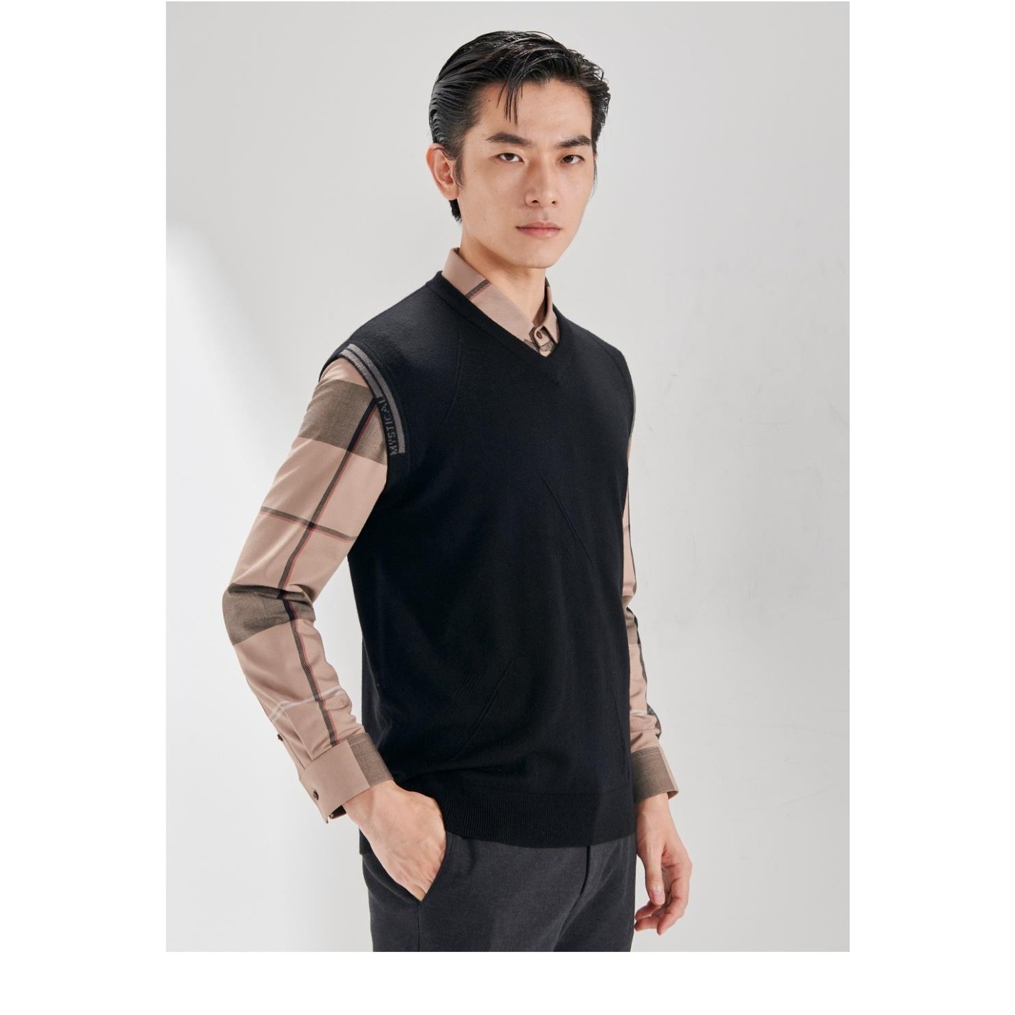 22DMJ3011S利家新款休闲商务男装秋冬款羊毛马甲背心V领百搭