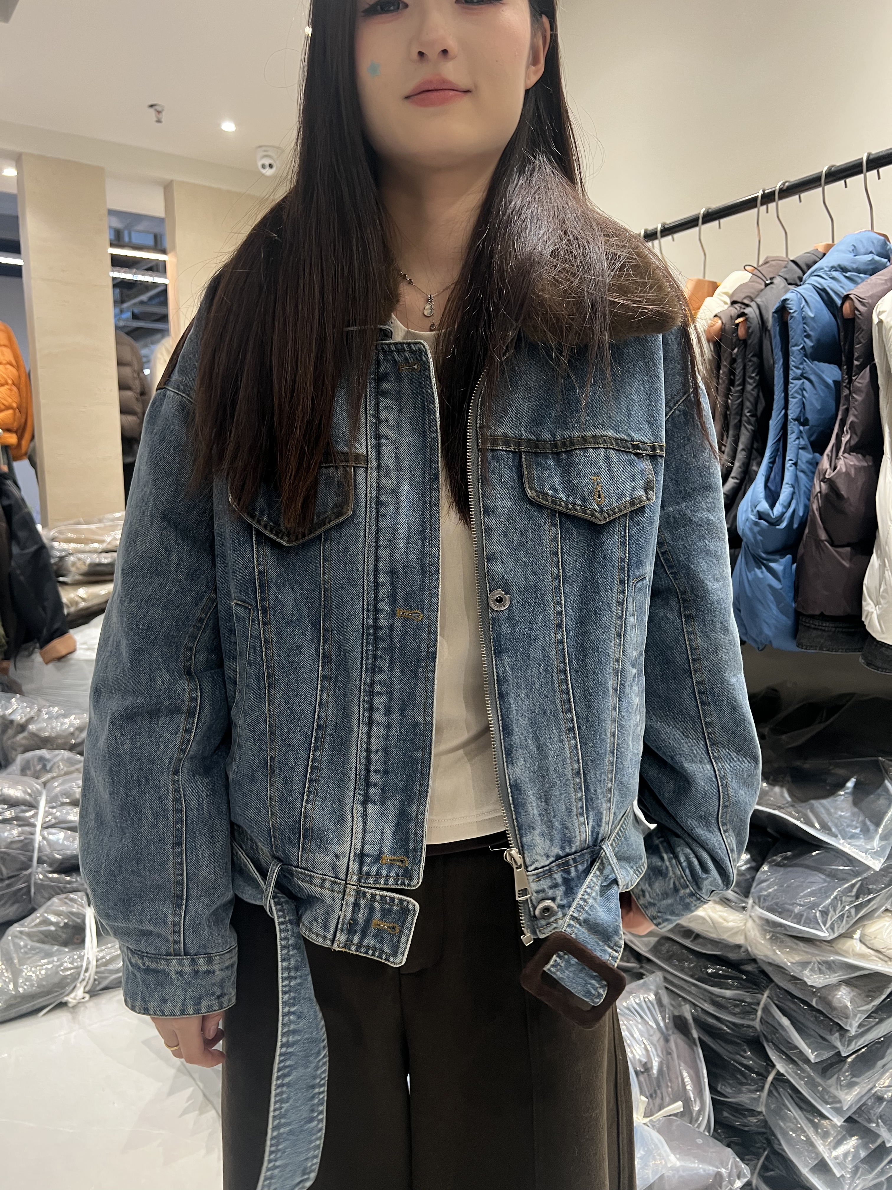 2026冬季新款韩版宽松显瘦牛仔外套女加厚保暖白鸭绒百搭夹克上衣