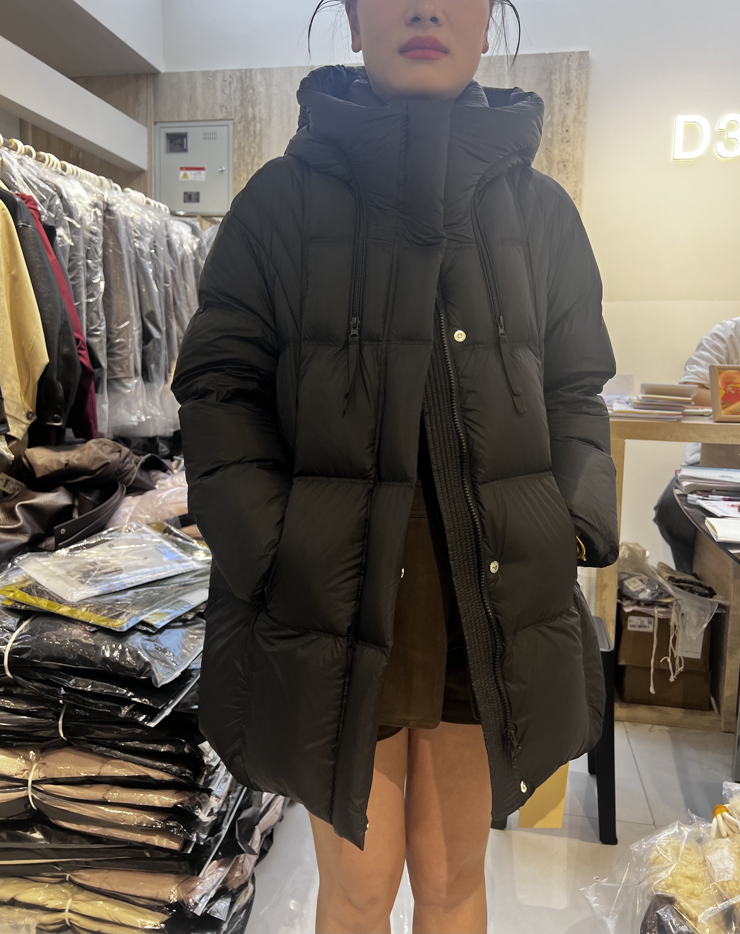 欧货高端2025新款冬季泡芙宽松厚款连帽保暖90羽绒服外套女中长款