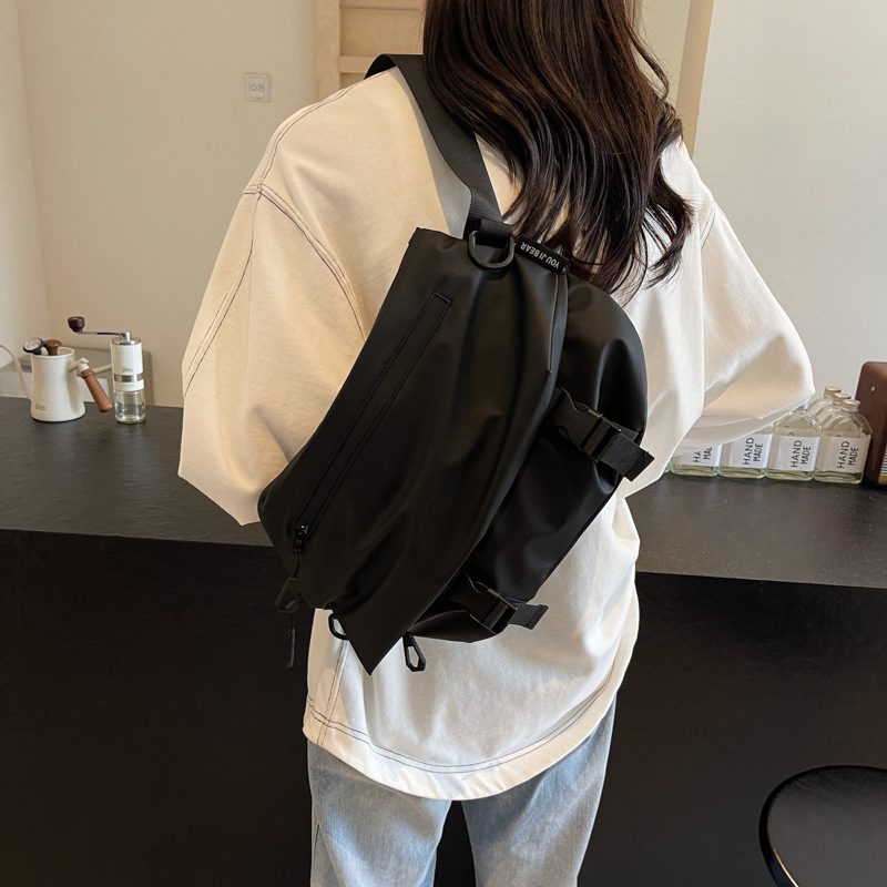 运动休闲斜挎包女潮牌工装睿营邮差包女生骑行背包大容量单肩