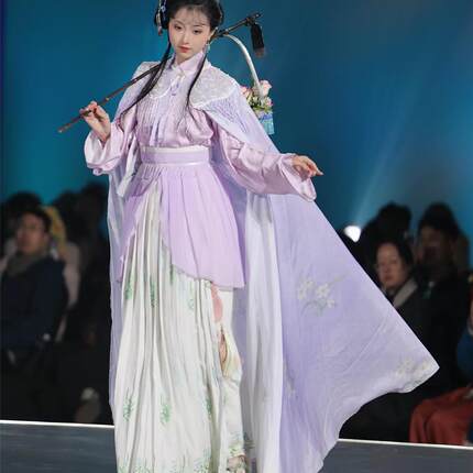 天辰司 红楼梦系列之林黛玉走秀款 汉服