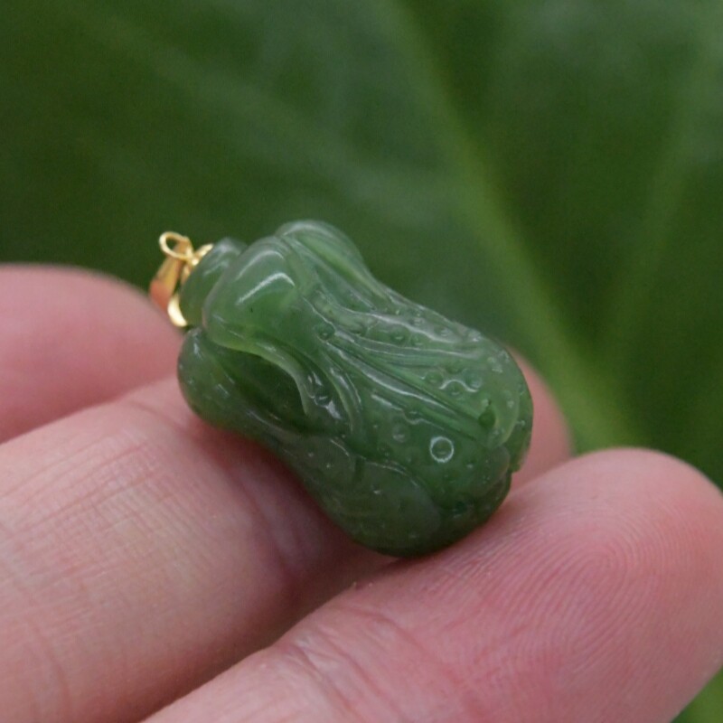 鹏明仙和田碧玉圆白菜吊坠旺百财