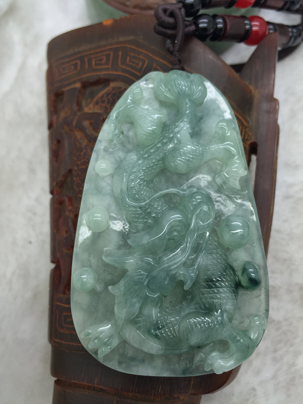 【陈鹏老师】冰糯种飘雪花A货翡翠生肖龙牌吊坠 21 有证书