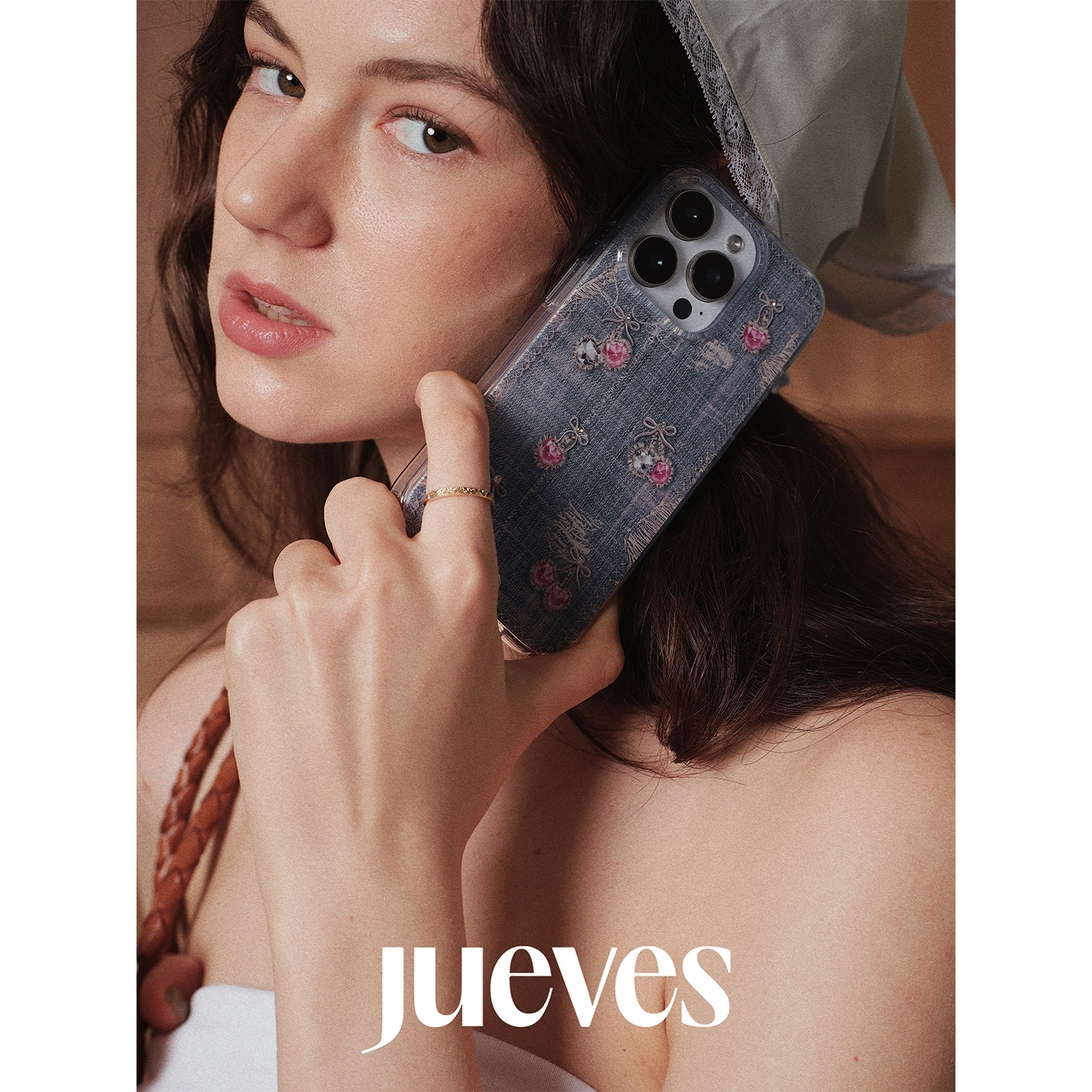 JUEVES星期四“牛仔心碎樱桃” 钻石壳iphone17pm高级感新款手机壳