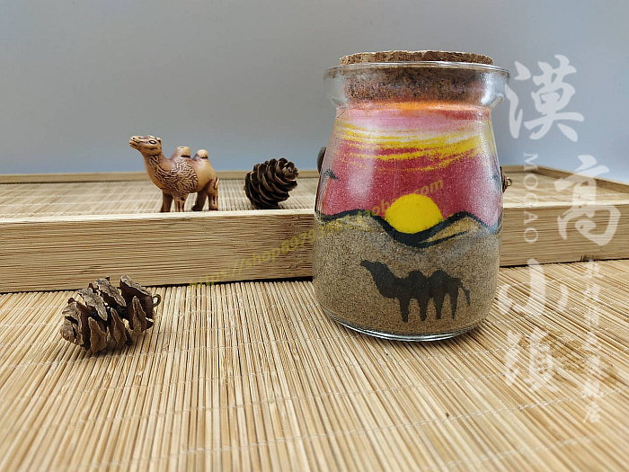 敦煌纯手工鸣沙山背景五色沙布丁沙瓶画沙漠骆驼日出日落原沙骆驼