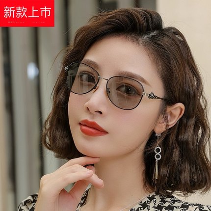 高级感偏光变色太阳眼镜小脸款太阳镜女防紫外线开车墨镜女新款潮