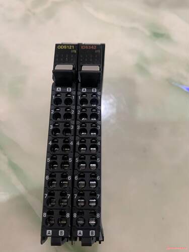 欧姆龙PLC模块，NX-ID5342，1台。NX-OD512(议价商品）