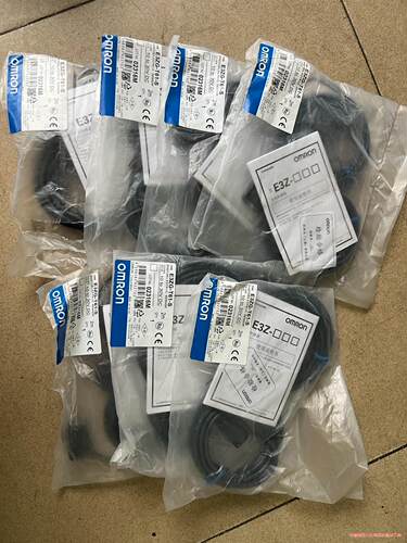 欧姆龙E3ZG-T61-S全新未使用，有一包拆开。现货7包骏营议价商品
