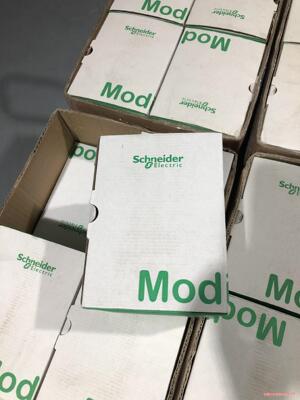 全新施耐德PLC TM200C32R 实物拍摄 全新带包装(议价商品）