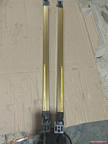 欧姆龙安全光幕F3SJ-A0570P30-D/L，实物拍照，(议价商品）