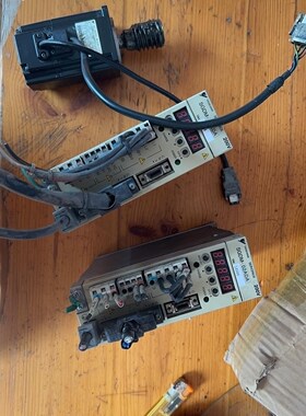 安川伺服驱动SGDM-01ADA两台，有一台安装地脚破损，安骏营商贸-