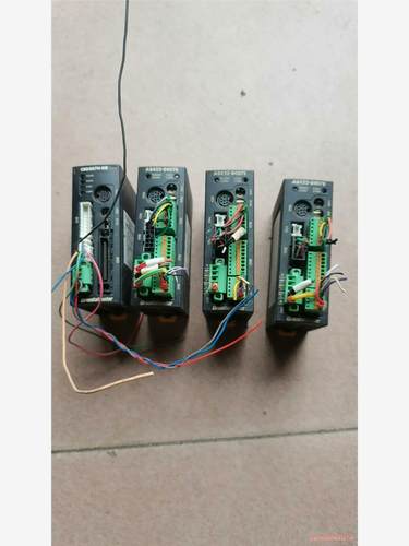 东方步进驱动器A8422-0407E有3个，CRD507H-(议价商品）