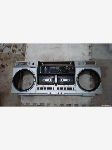 夏普575收录机前后壳，无破损，带提手，有需要的70元(议价商品）