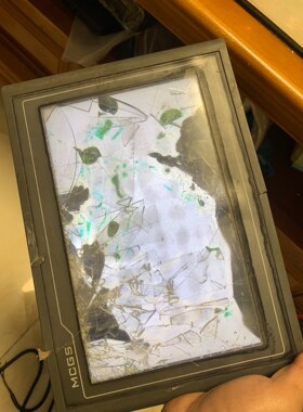 TPC1062K昆仑通泰触摸屏 实图拍摄 玻璃面板碎了 外壳骏营商贸—