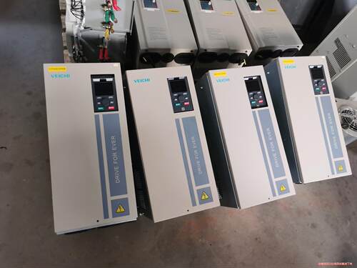 品牌伟创AC300，55/75KW1台，单价4500元75/议价商品