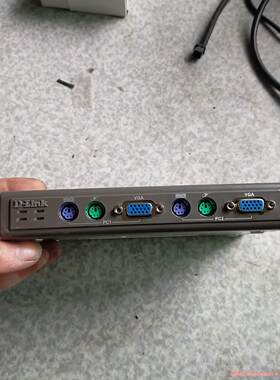 D-LINKKVM切换器4口DKVM