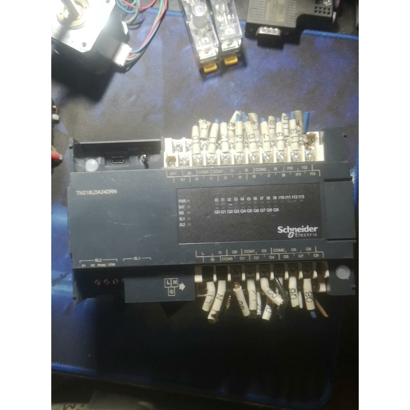 施耐德PLC 型号TM218LDA24DRN骏营商贸—议价