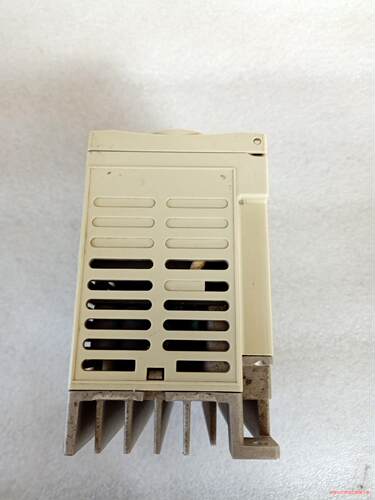 东芝变频器VFS11-2004PM-AN   0.4KW(议价商品）
