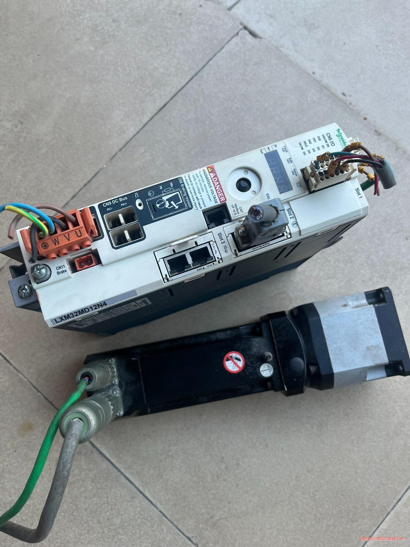 施耐德驱动LXM32MD12N4，电机BSH0702P11A(议价商品）