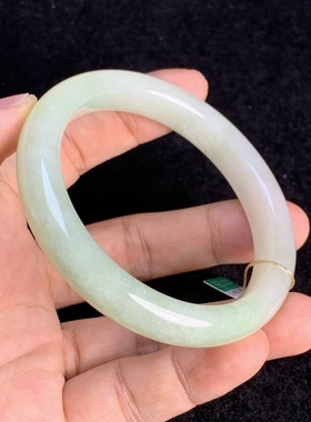 瑕疵和田玉翠青女款手镯带证书