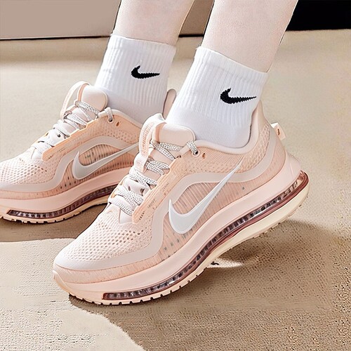 耐克（NIKE）女鞋新款春季运动鞋PEGASUS PREMIUM缓震轻便跑步鞋