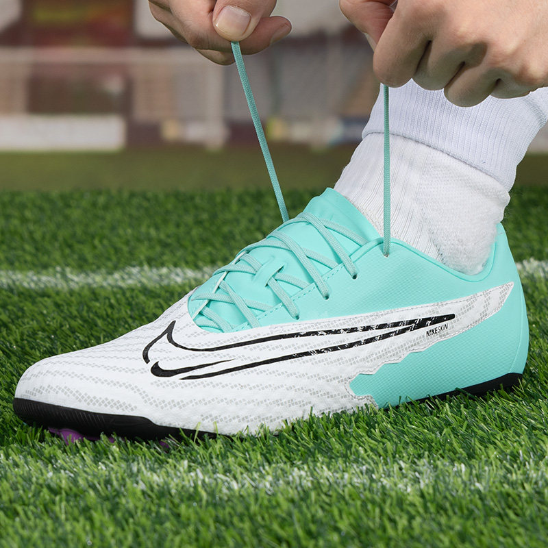 耐克2026春季男款足球鞋新款训练鞋专业轻量防滑碎钉战靴