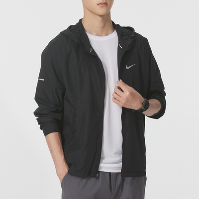 Nike耐克男子跑步夹克夏新款拒水透气梭织连帽运动外套DD4747-010