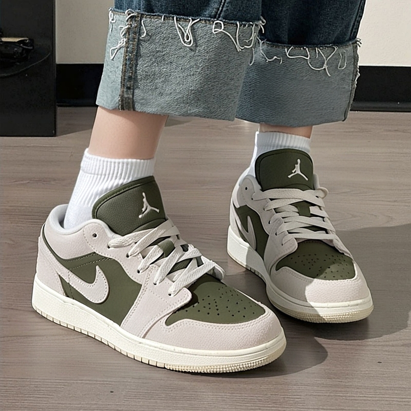 耐克女鞋低帮板鞋AJ1大童休闲鞋