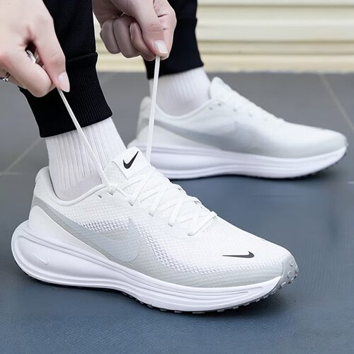 NIKE耐克官方休闲鞋男鞋2026秋季运动鞋网面透气经典黑白跑步鞋男