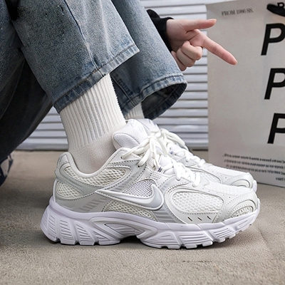 耐克女鞋轻便时尚潮流厚底老爹鞋