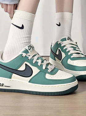 NIKE耐克运动鞋女鞋户外低帮厚底绿色空军一号休闲鞋FN4731-100