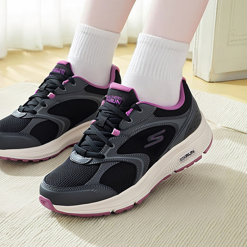 Skechers斯凯奇女鞋跑步鞋缓震运动鞋秋季新款白色透气网布休闲鞋