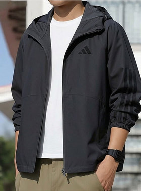 阿迪达斯男装梭织连帽夹克外套2026春季新款跑步休闲运动服KE0272