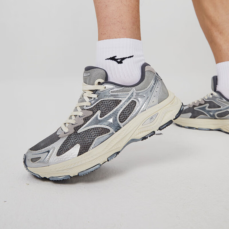 美津浓 25冬季新款情侣运动鞋健身缓震透气休闲跑步鞋D1GH2235-19