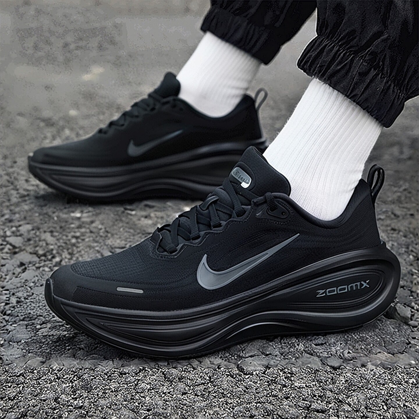 nike耐克男鞋2025秋冬新款vomero plus运动鞋训练黑武士跑步鞋