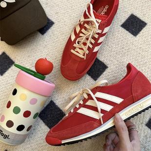 阿迪达斯红色女鞋德训鞋26新款三叶草婚鞋透气运动休闲鞋IE3475
