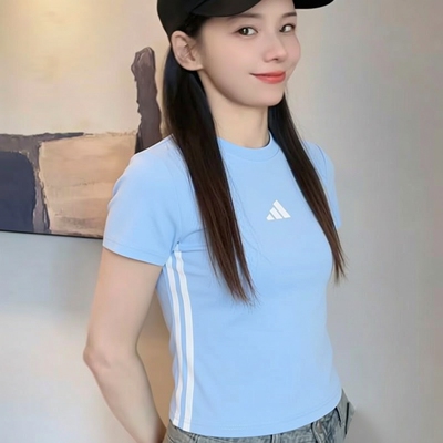 阿迪达斯短袖女士T恤2026新款蓝色修身运动半袖三条杠体恤JE1241